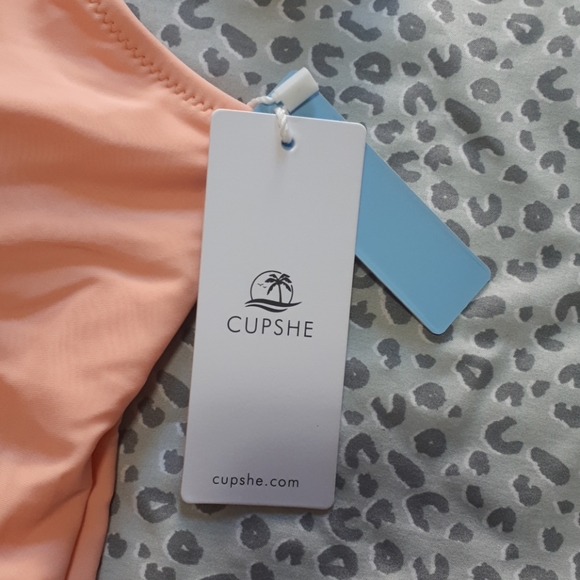 One piece bathing suit - Picture 3 of 4